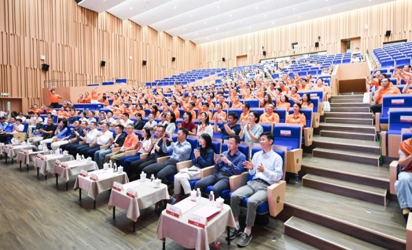 股票配资学习平台 他是上海交大的“打工王子”，打出一份持续19年的公益项目